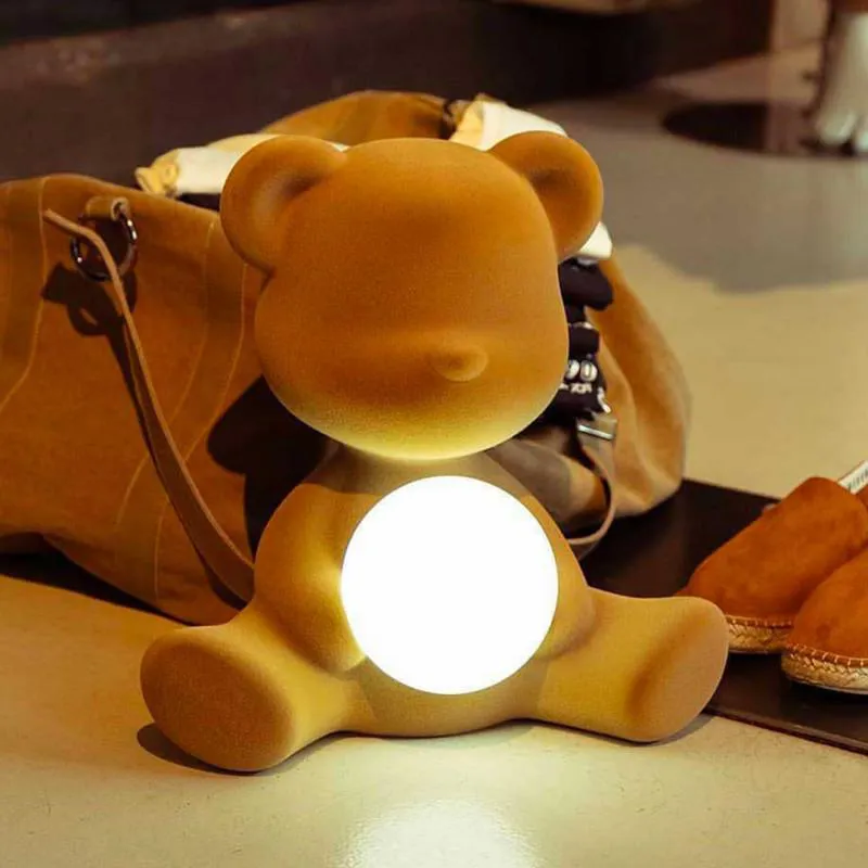 QEEBOO lampe de table TEDDY GIRL VELVET FINISH