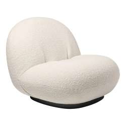 GUBI fauteuil avec la base pivotante PACHA LOUNGE CHAIR