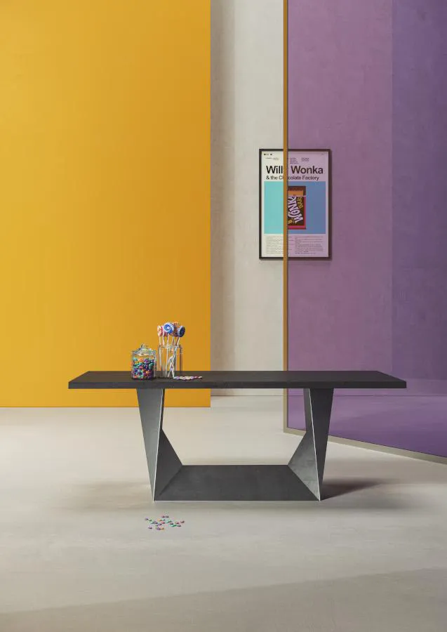 ALMA DESIGN table avec la base noire CLINT