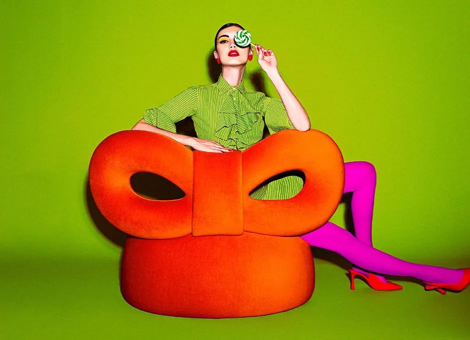 QEEBOO fauteuil rembourré en tissu RIBBON ARMCHAIR