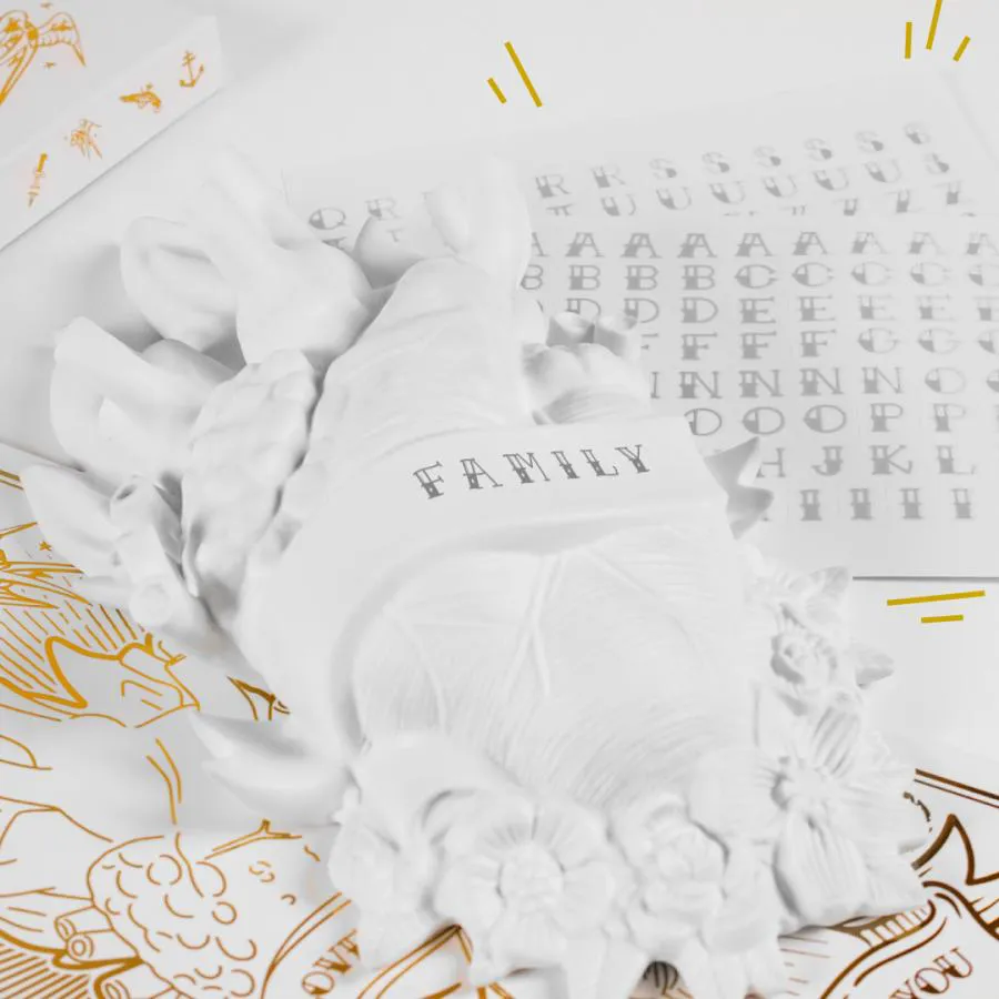 SELETTI vase en forme de coeur HOLY LOVE IN BLOOM