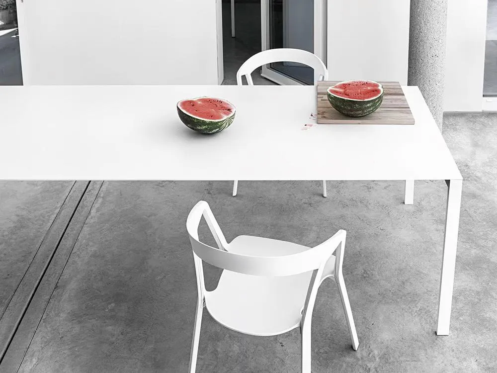 KRISTALIA table extensible à rallonge pour l'extérieur THIN-K ALUMINIUM