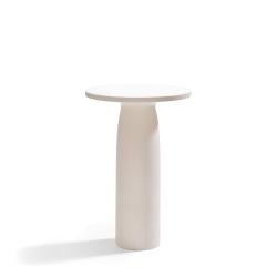 QEEBOO table haute pour l'intérieur et l'extérieur TOTO avec plateau en HPL Ø 70 cm