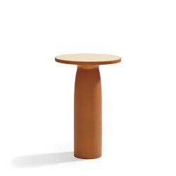 QEEBOO table haute pour l'intérieur et l'extérieur TOTO avec plateau en verre Ø 70 cm