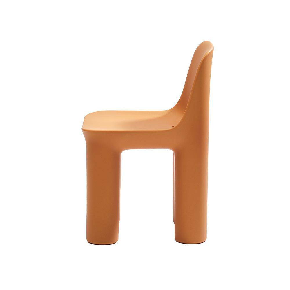 QEEBOO chaise pour l'intérieur et l'extérieur TATA