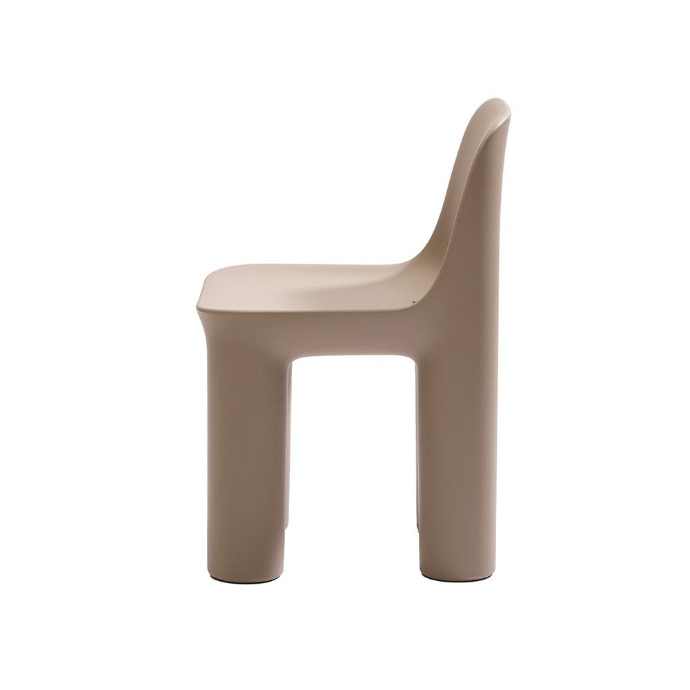 QEEBOO chaise pour l'intérieur et l'extérieur TATA