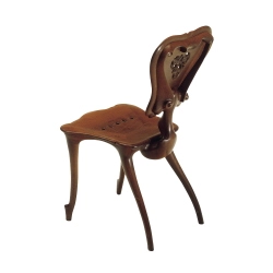 BD BARCELONA DESIGN chaise CALVET de GAUDÍ