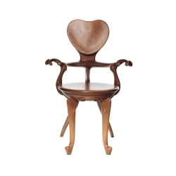 BD BARCELONA DESIGN fauteuil CALVET de GAUDÍ