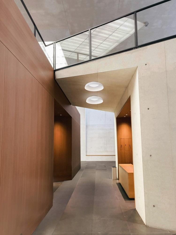 PABLO DESIGNS plafonnier TOTEM FLUSH